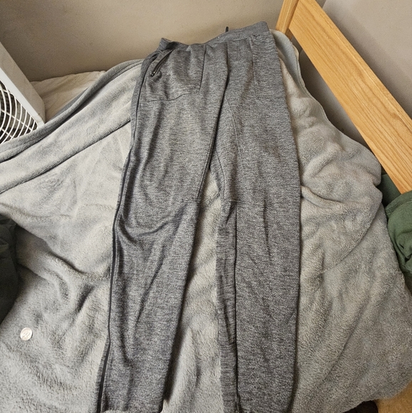 Lululemon large joggers - Picture 2 of 3